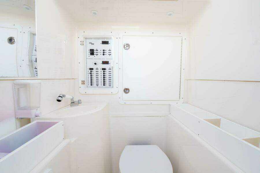 32ft SeaVee Yacht For Sale