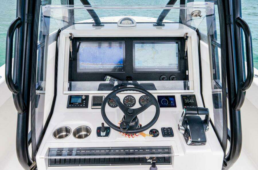 32ft SeaVee Yacht For Sale