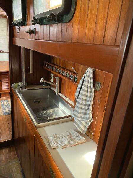 Scotch Bonnet 42ft Bluewater Yachts Yacht For Sale