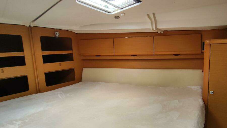 Xaron 45ft Jeanneau Yacht For Sale