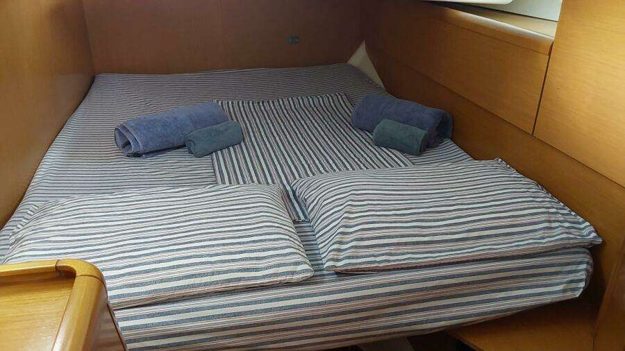 Xaron 45ft Jeanneau Yacht For Sale