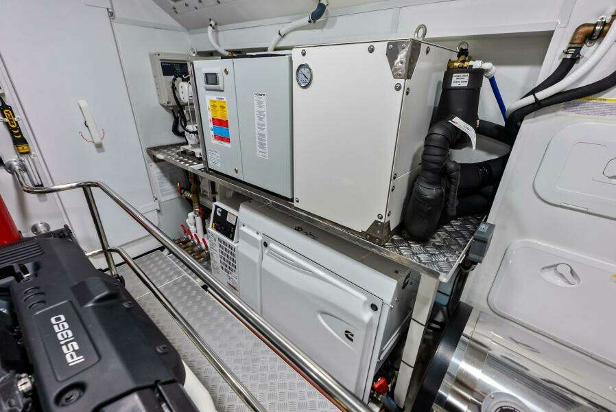 Fantasy Girl 75ft Absolute Yacht For Sale