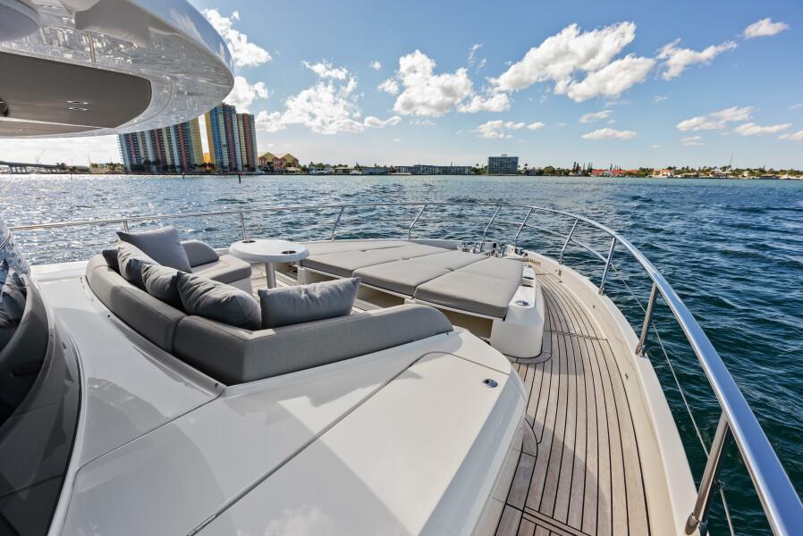 75' 2025 Absolute 75 Navetta