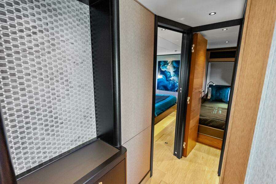 Fantasy Girl 75ft Absolute Yacht For Sale