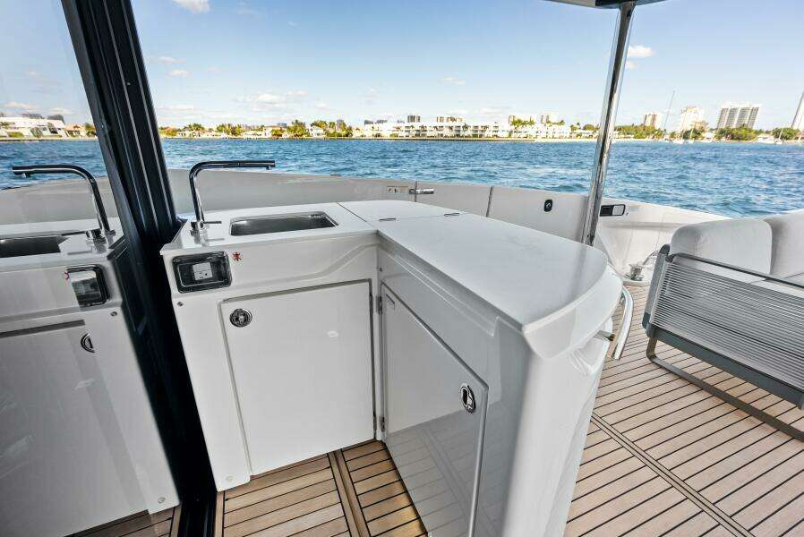 Fantasy Girl 75ft Absolute Yacht For Sale