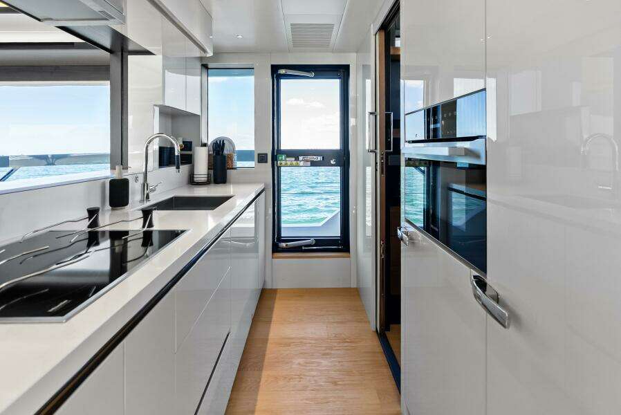 Fantasy Girl 75ft Absolute Yacht For Sale