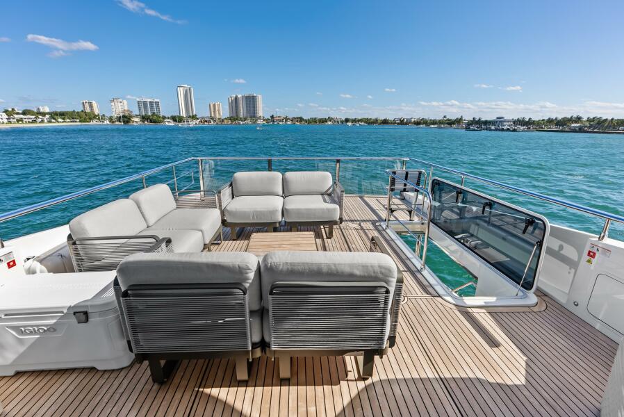 75' 2025 Absolute 75 Navetta