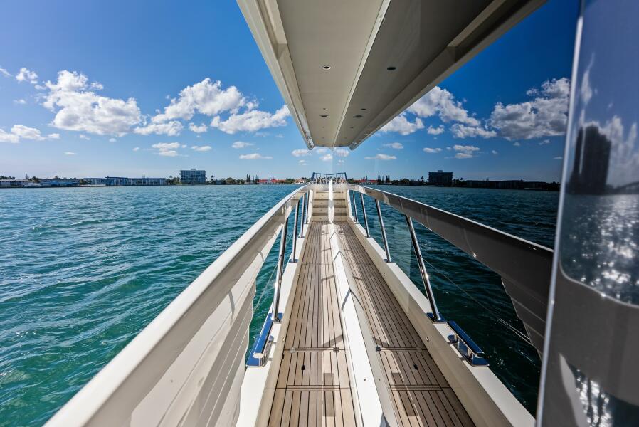 75' 2025 Absolute 75 Navetta