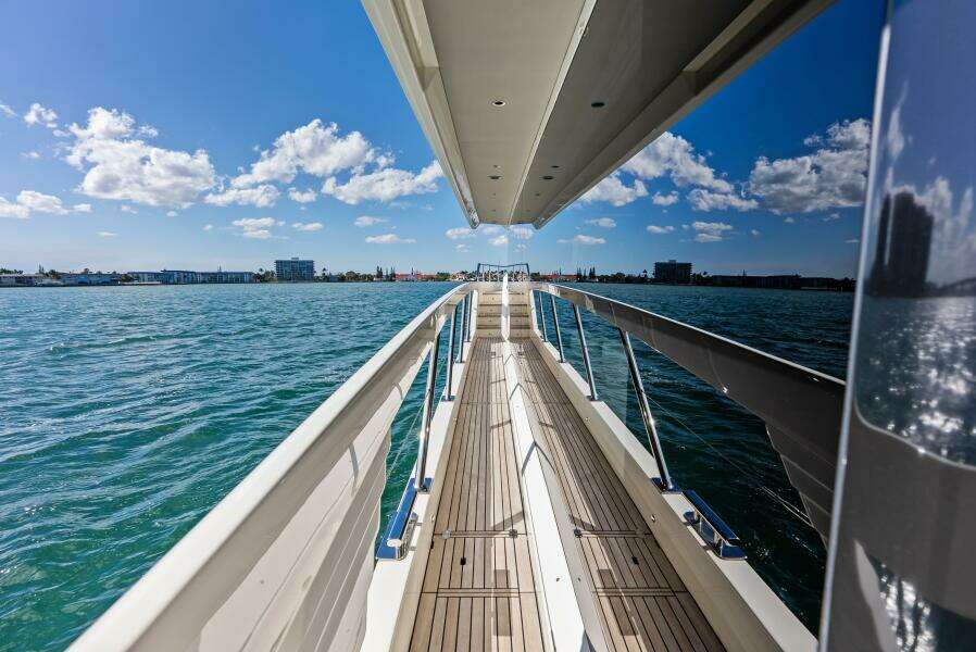 Fantasy Girl 75ft Absolute Yacht For Sale