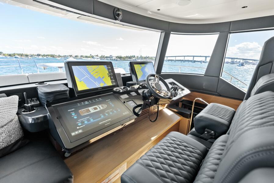 75' 2025 Absolute 75 Navetta