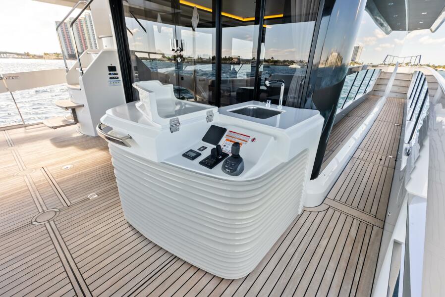 75' 2025 Absolute 75 Navetta