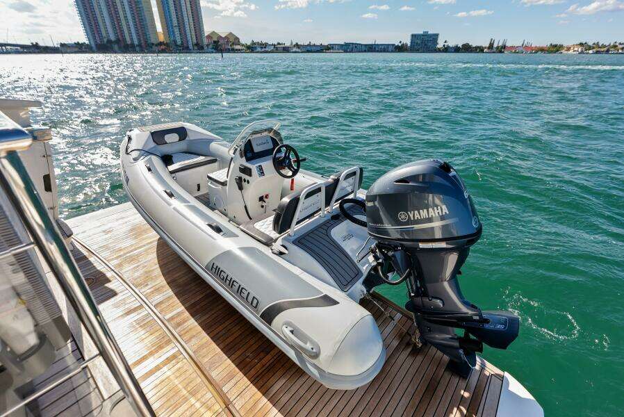 Fantasy Girl 75ft Absolute Yacht For Sale