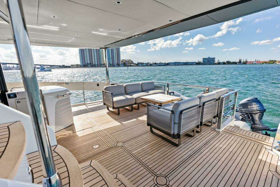 Fantasy Girl 75ft Absolute Yacht For Sale