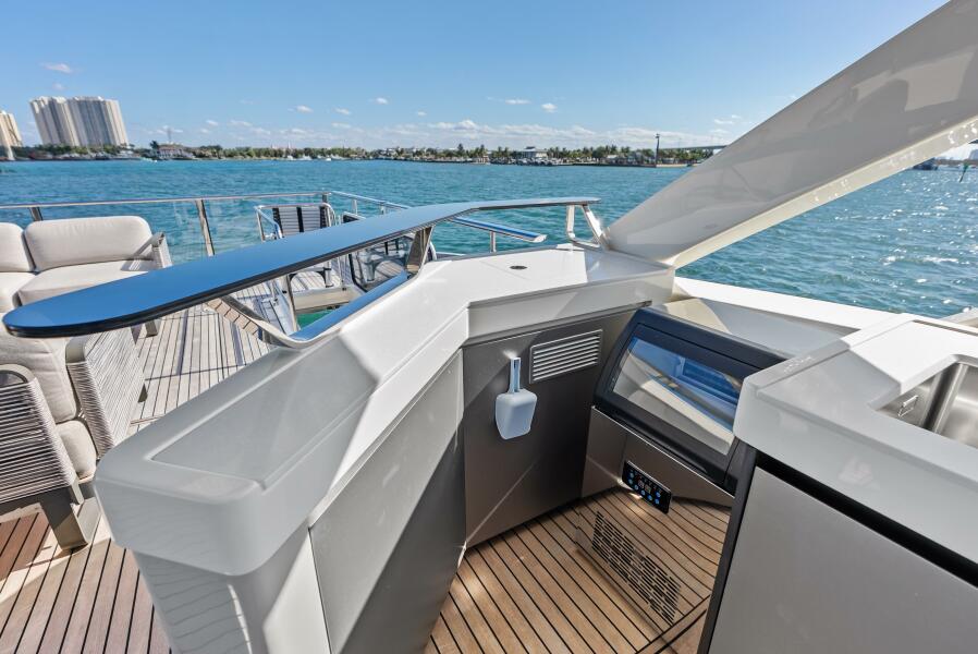 75' 2025 Absolute 75 Navetta