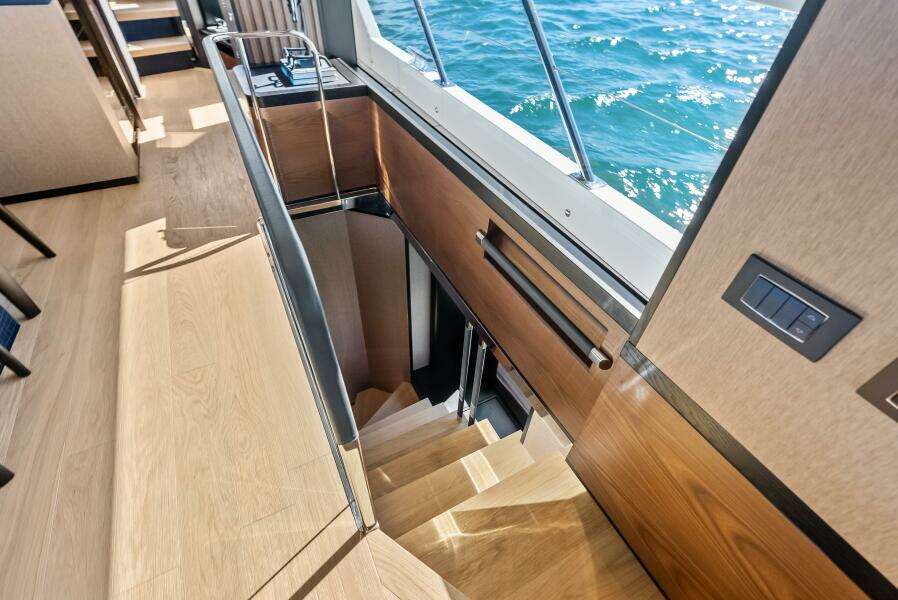 Fantasy Girl 75ft Absolute Yacht For Sale