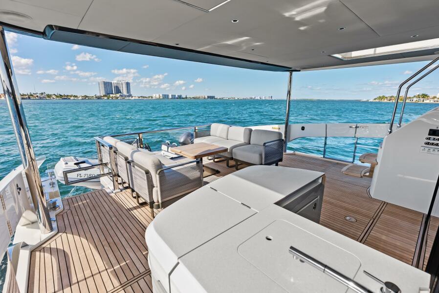 75' 2025 Absolute 75 Navetta