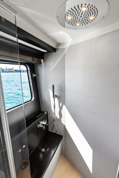 75' 2025 Absolute 75 Navetta