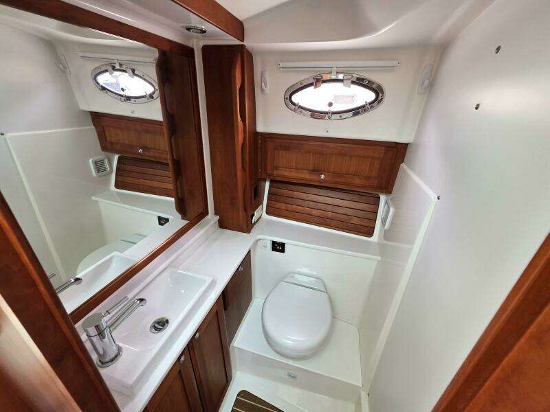32ft Back Cove Yacht For Sale