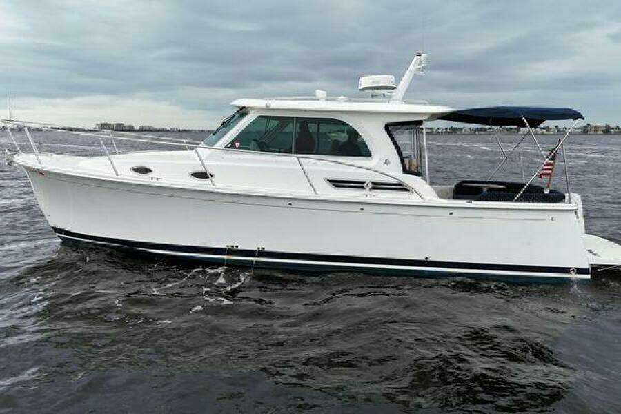 32ft Back Cove Yacht For Sale