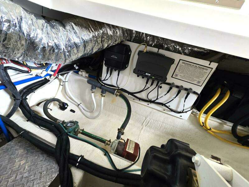 32ft Back Cove Yacht For Sale