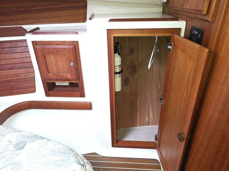32ft Back Cove Yacht For Sale