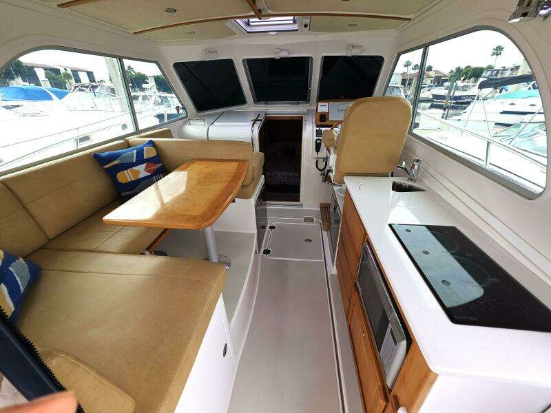 32ft Back Cove Yacht For Sale