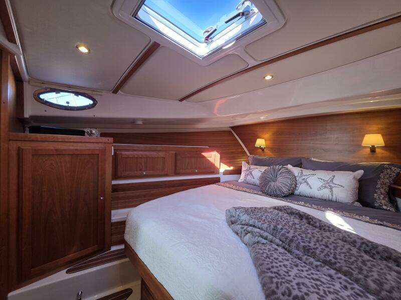 37ft Back Cove Yacht For Sale