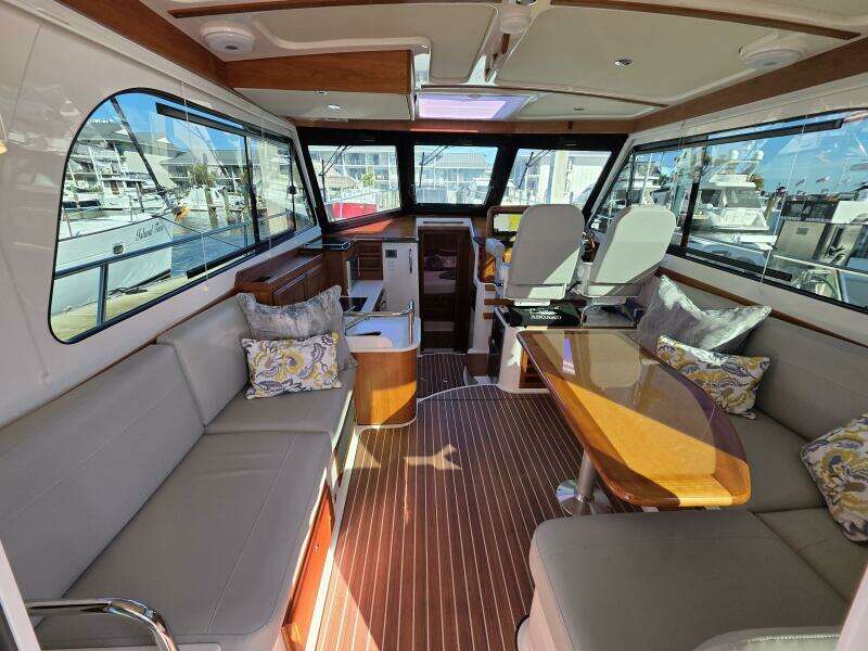 37ft Back Cove Yacht For Sale