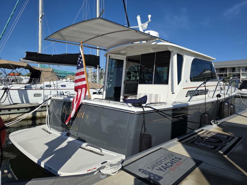 37' 2022 Back Cove 372