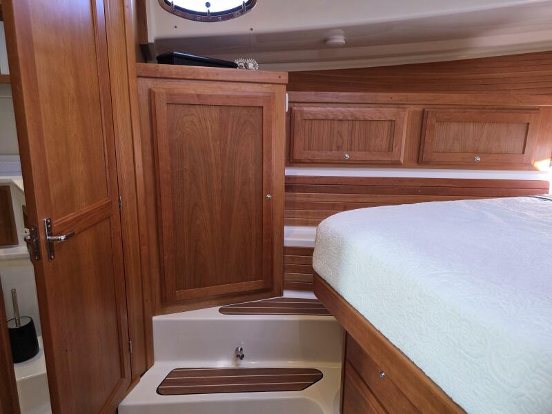 37' 2022 Back Cove 372