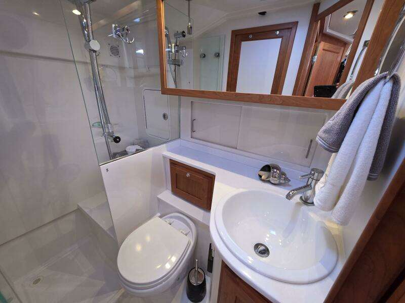 37ft Back Cove Yacht For Sale