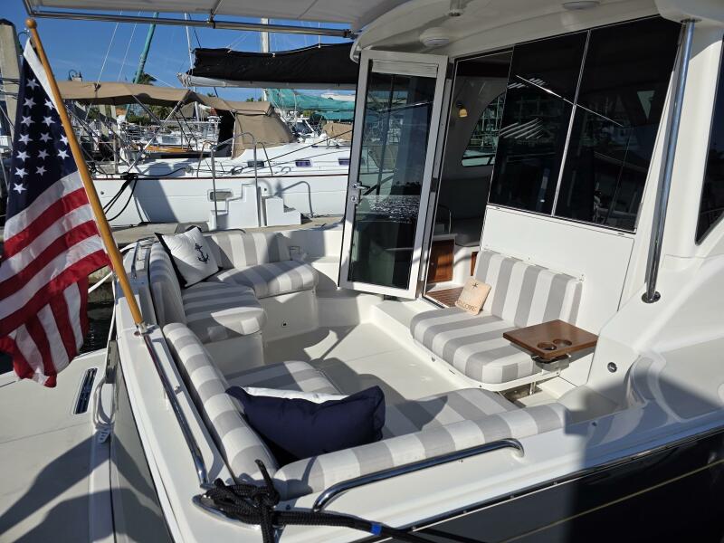 37' 2022 Back Cove 372