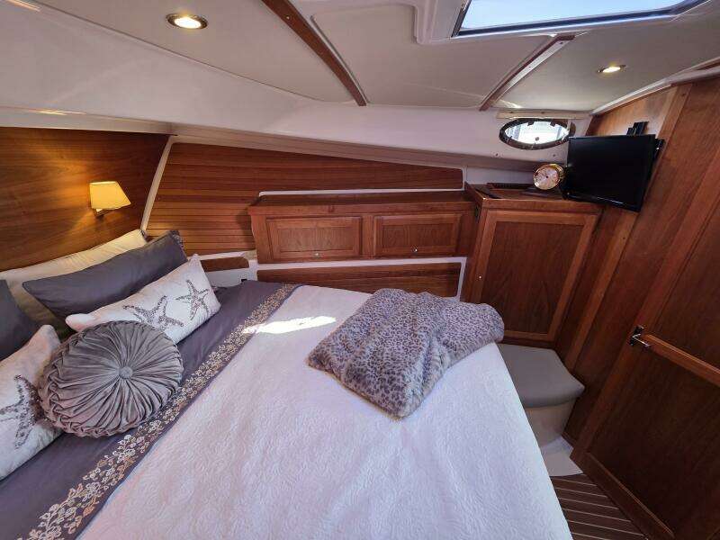 37ft Back Cove Yacht For Sale