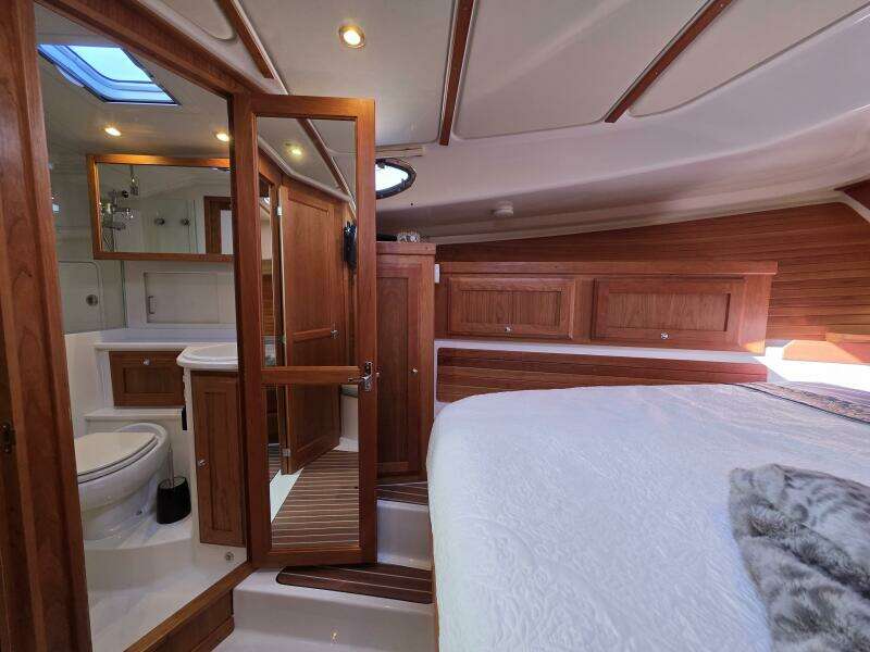37ft Back Cove Yacht For Sale