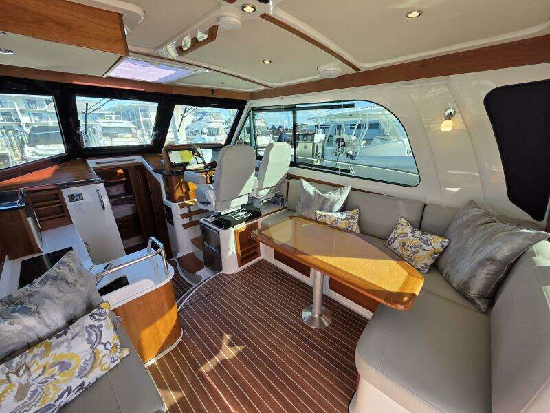 37ft Back Cove Yacht For Sale