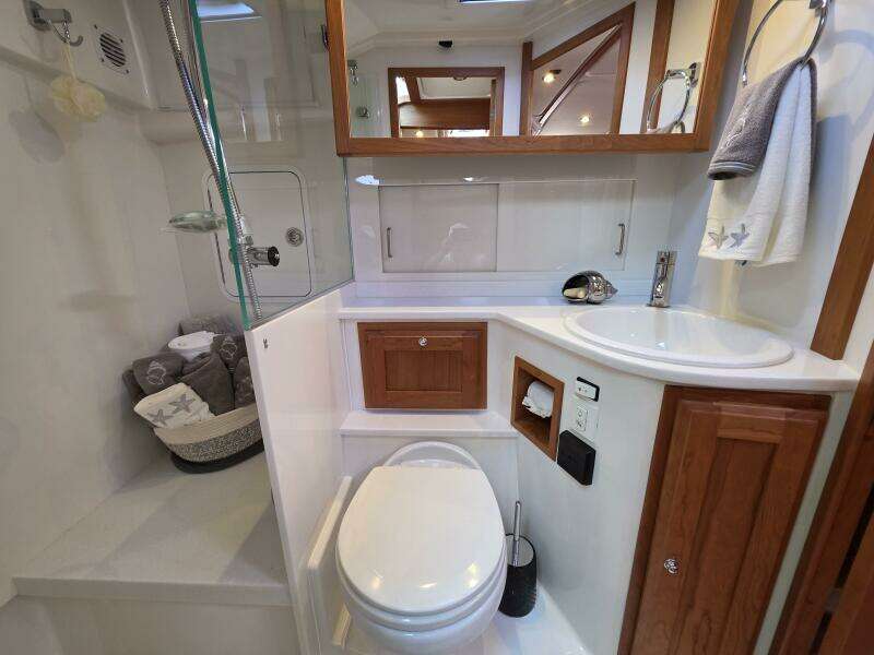 37ft Back Cove Yacht For Sale