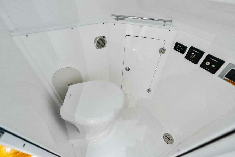 No Name 42ft HCB Yacht For Sale