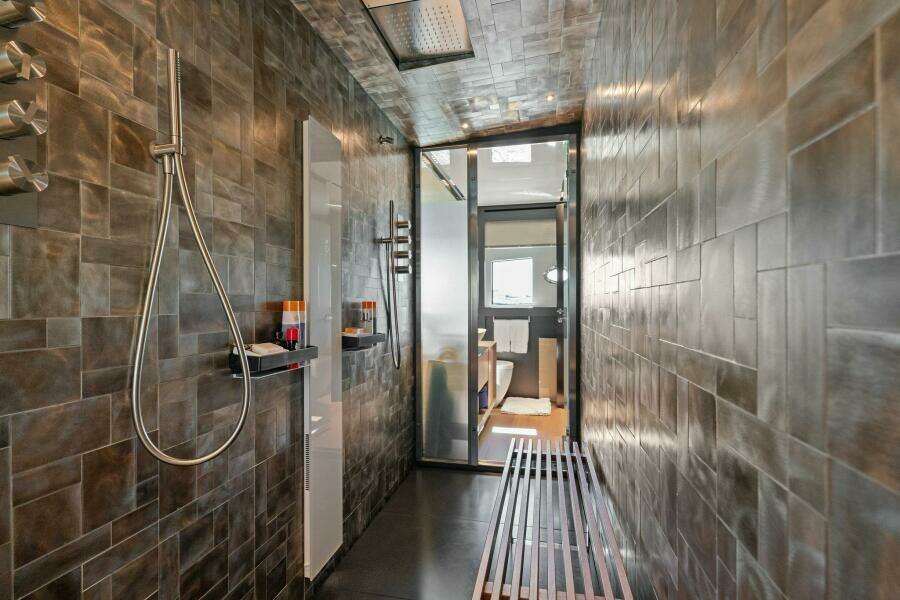 Caffeine 116ft Pershing Yacht For Sale