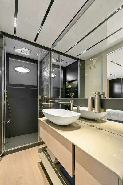 Caffeine 116ft Pershing Yacht For Sale