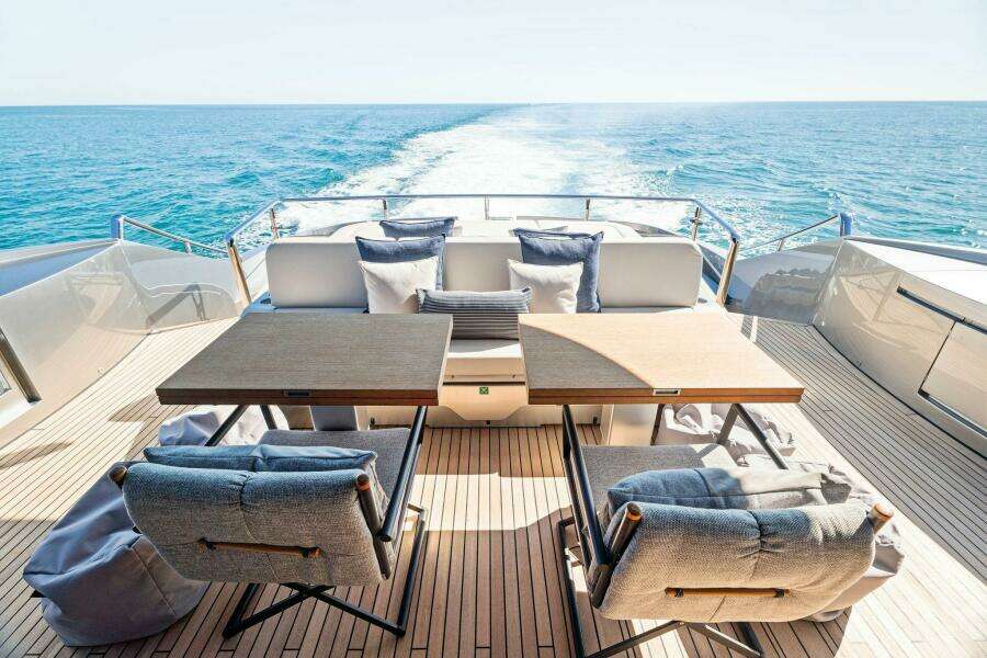 Caffeine 116ft Pershing Yacht For Sale