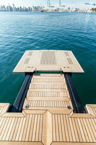 Caffeine 116ft Pershing Yacht For Sale