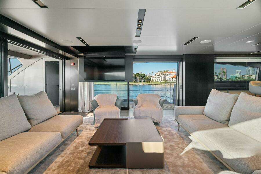 Caffeine 116ft Pershing Yacht For Sale