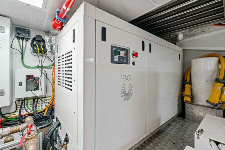 Caffeine 116ft Pershing Yacht For Sale