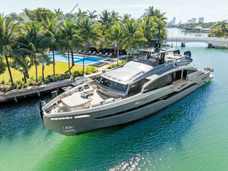 Caffeine 116ft Pershing Yacht For Sale