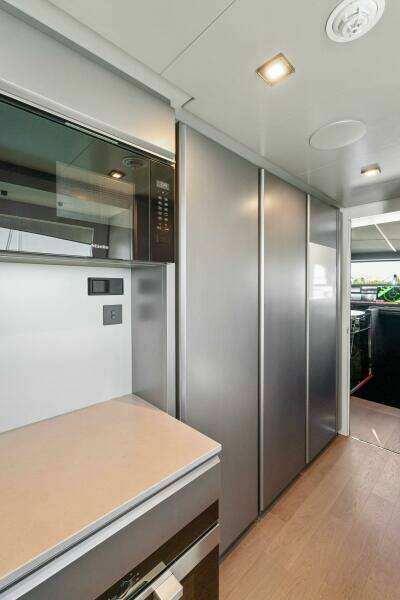 Caffeine 116ft Pershing Yacht For Sale