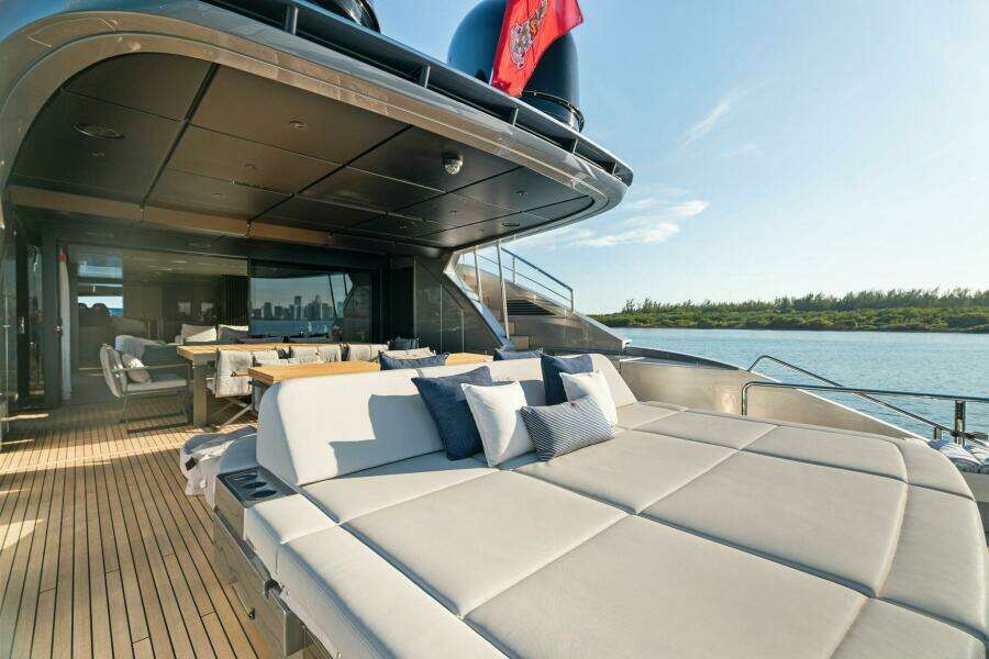 Caffeine 116ft Pershing Yacht For Sale