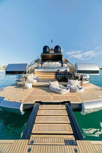 Caffeine 116ft Pershing Yacht For Sale