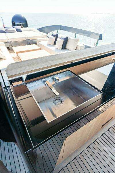 Caffeine 116ft Pershing Yacht For Sale