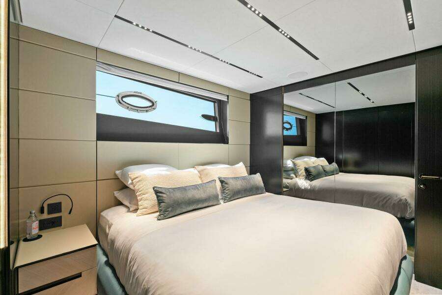 Caffeine 116ft Pershing Yacht For Sale