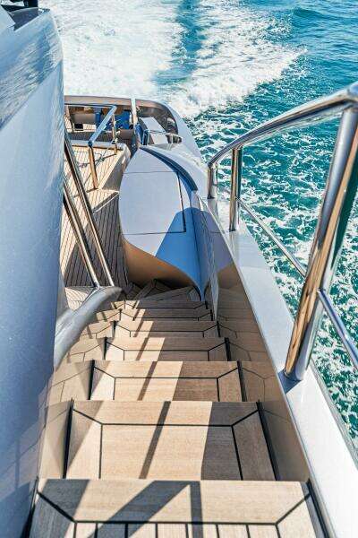 Caffeine 116ft Pershing Yacht For Sale